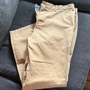 GAP Men's Classic Khaki Chinos